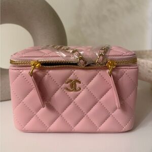 Pink Quilted Vanity Case with Gold-Tone Hardware nib